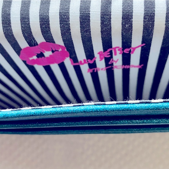 Luv Betsey by Betsey Johnson Wristlet/Wallet - Picture 4 of 8